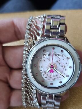 EUC Betsey Johnson Silver Tone Watch Pink Rhinestone Accents & Matching Bracelet